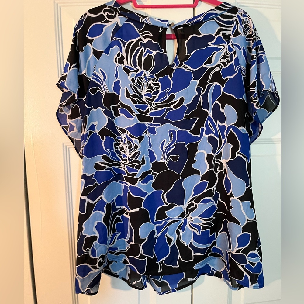 Liz Claiborne Floral Blue Women's Top - Picture 7 of 8